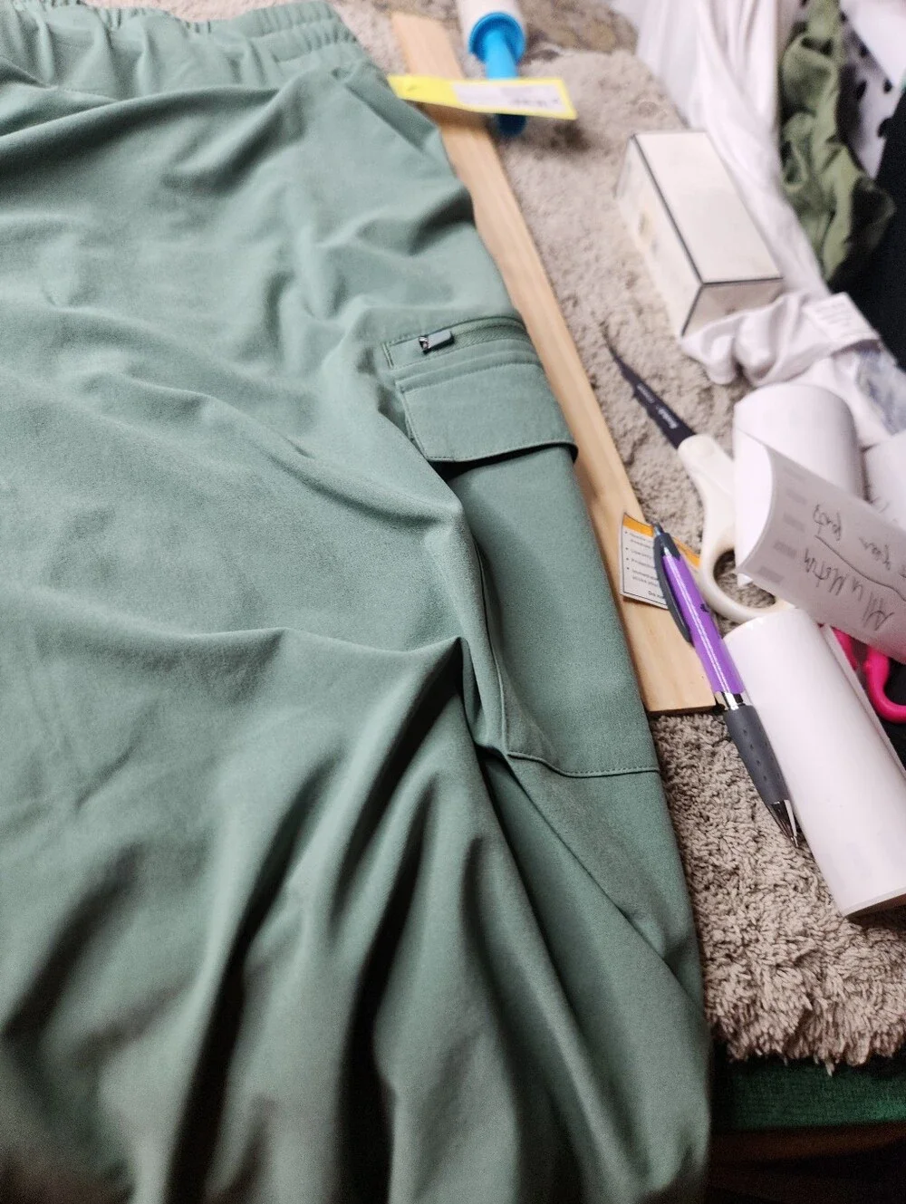 Women's Active Light Mid-Rise Cargo Joggers - All In Motion Moss Green 3X - Picture 9 of 15